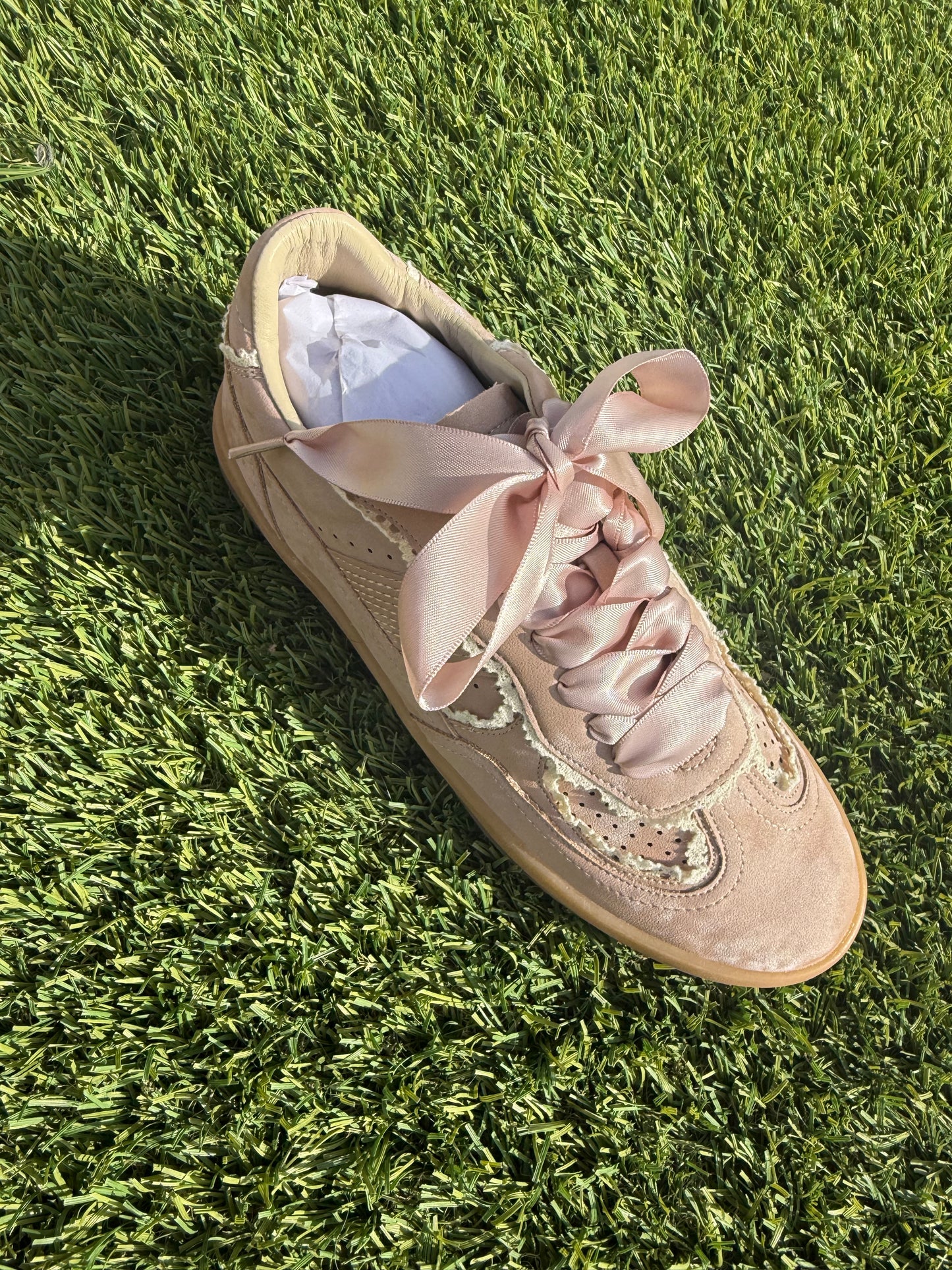 Rose Sneakers