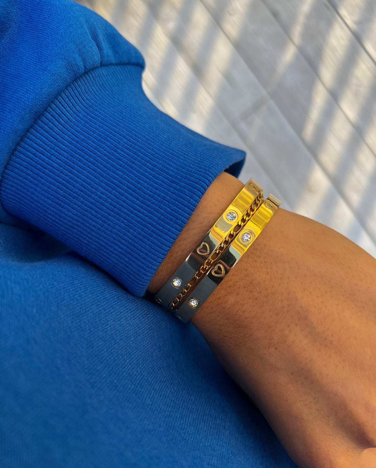 GOLD HEART BANGLE