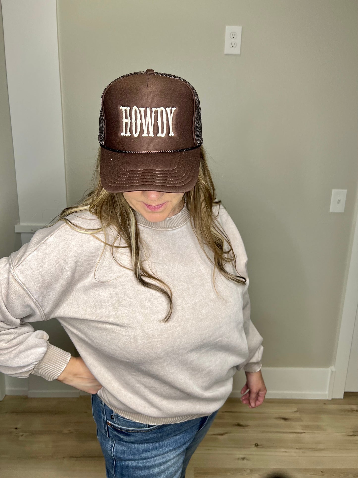 Neutral Howdy Trucker Hat