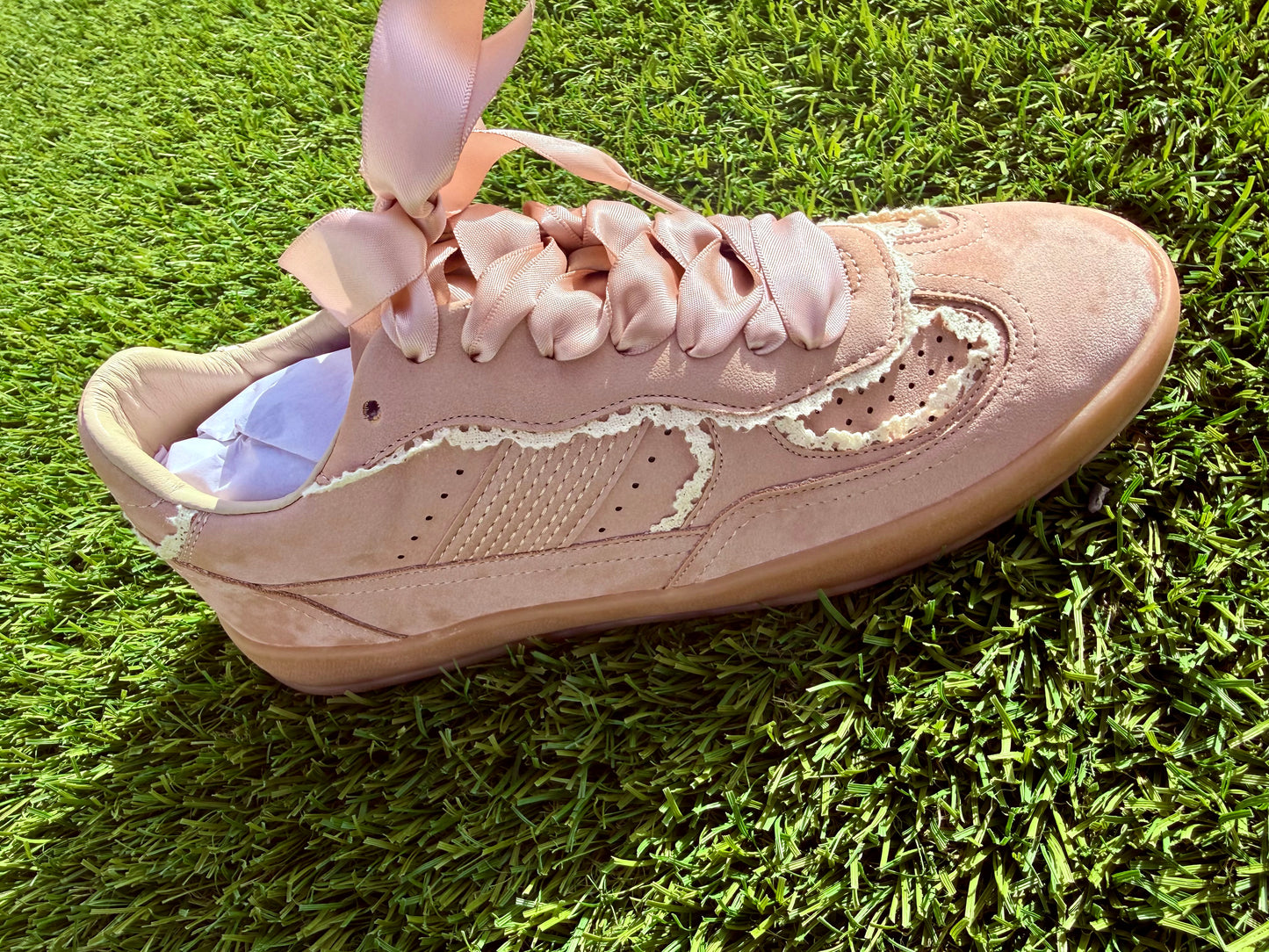 Rose Sneakers
