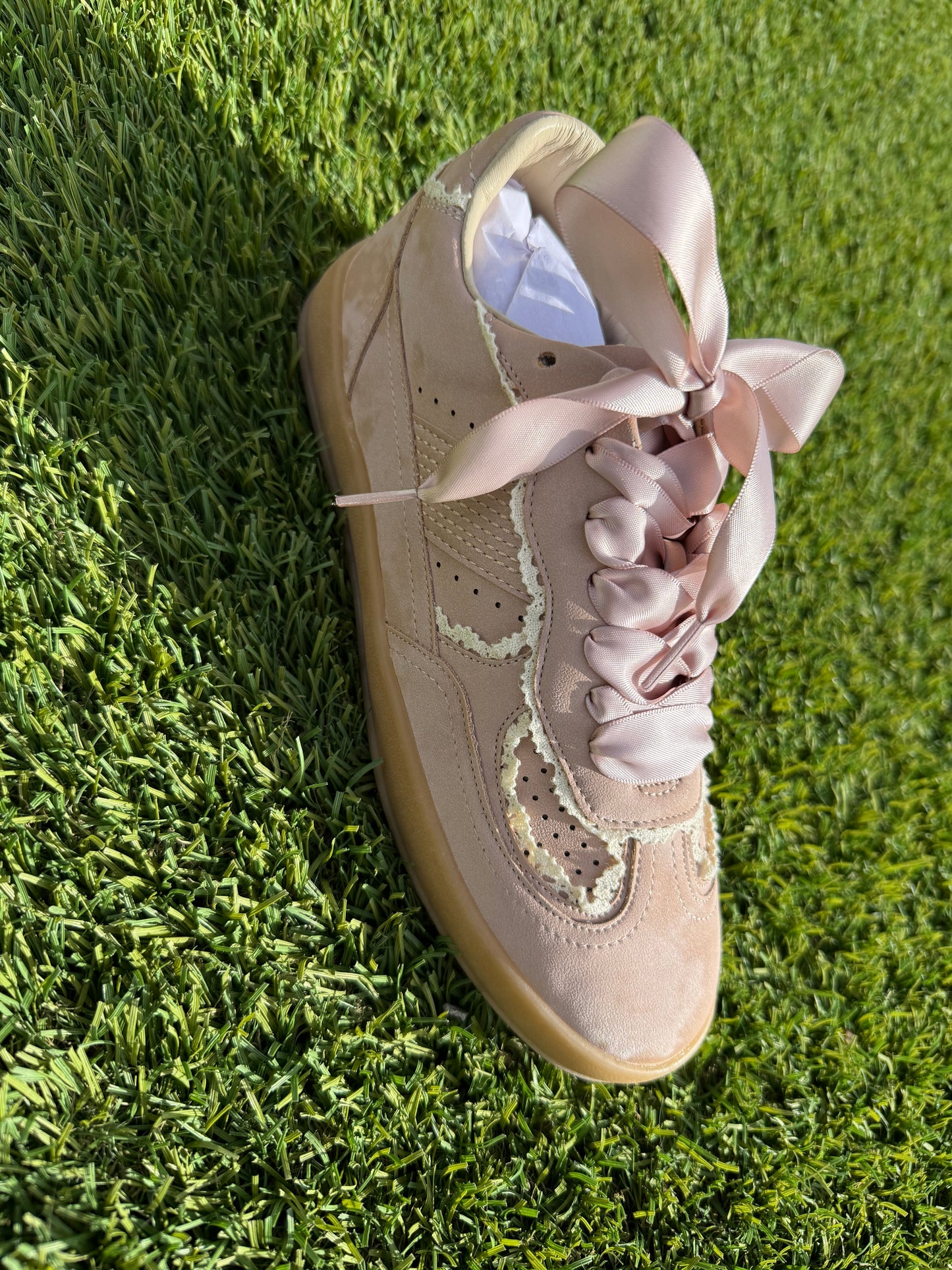 Rose Sneakers