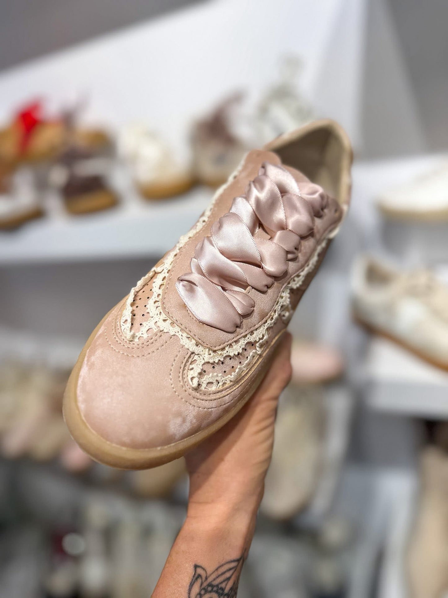 Rose Sneakers