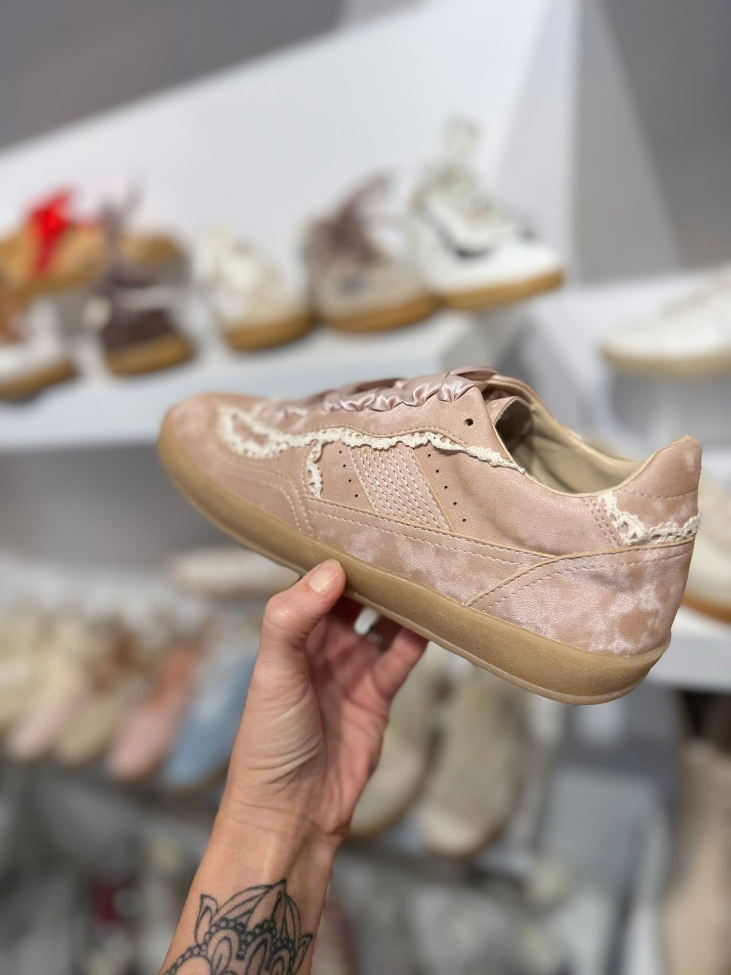 Rose Sneakers