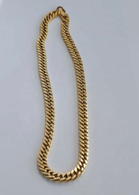CHUNKY SHINY CHAIN NECKLACE