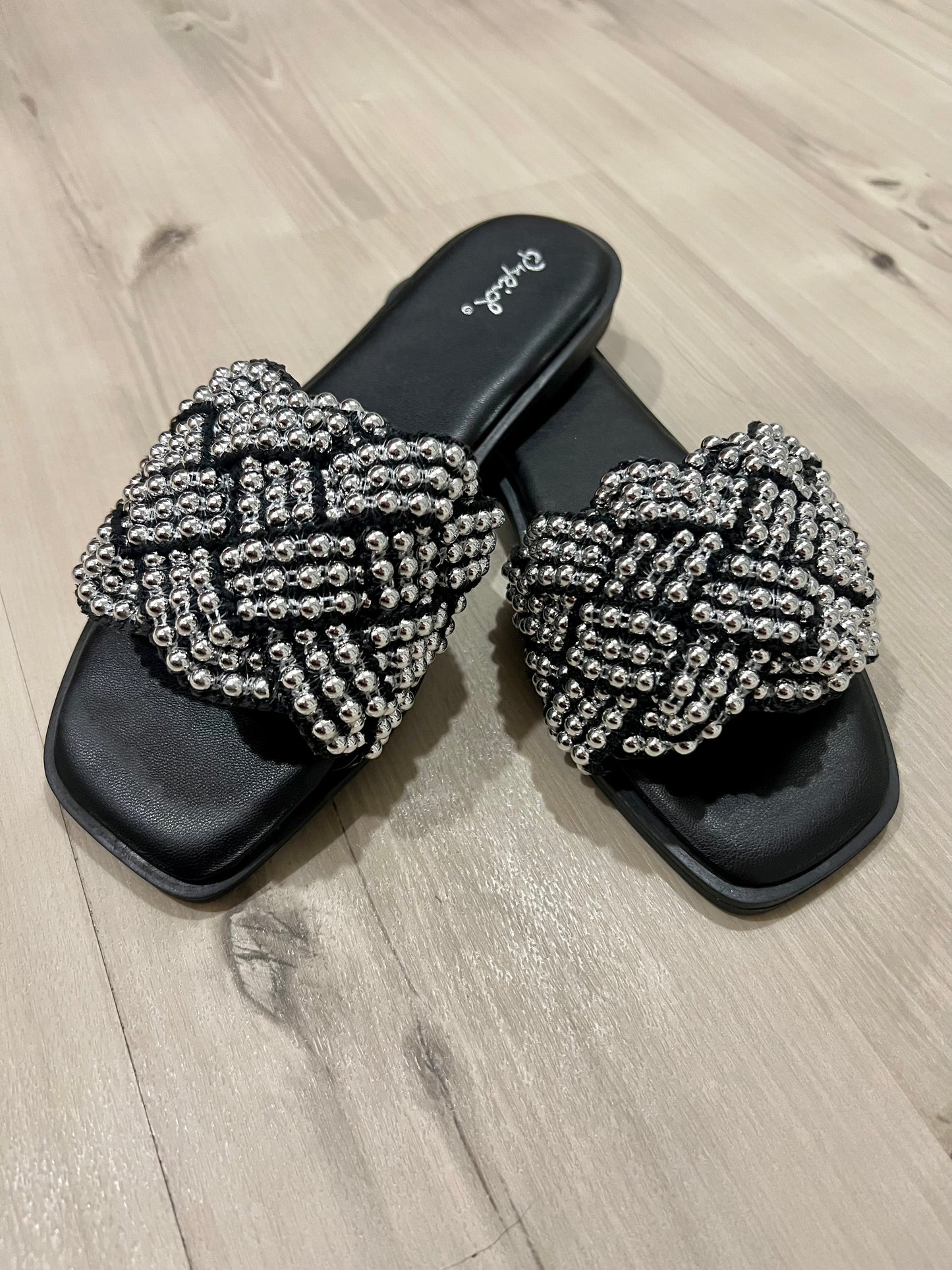 (7.5 & 8) Beaded Slides