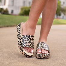 Load image into Gallery viewer, Paradise Slides - Leopard