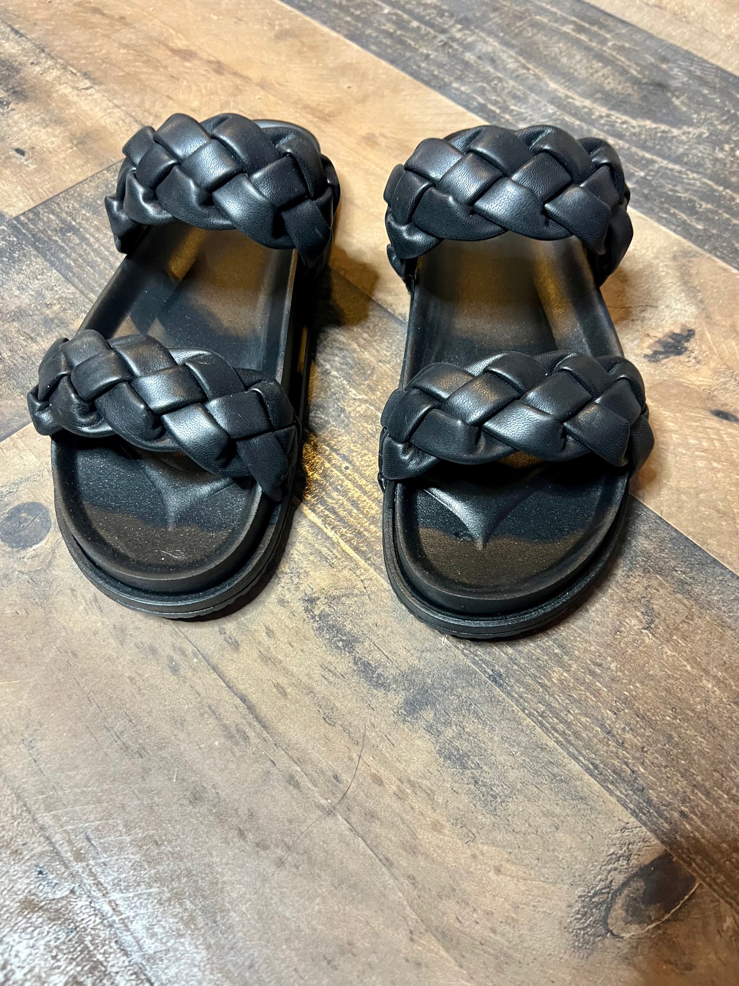 (5-7) Black Braided Slide